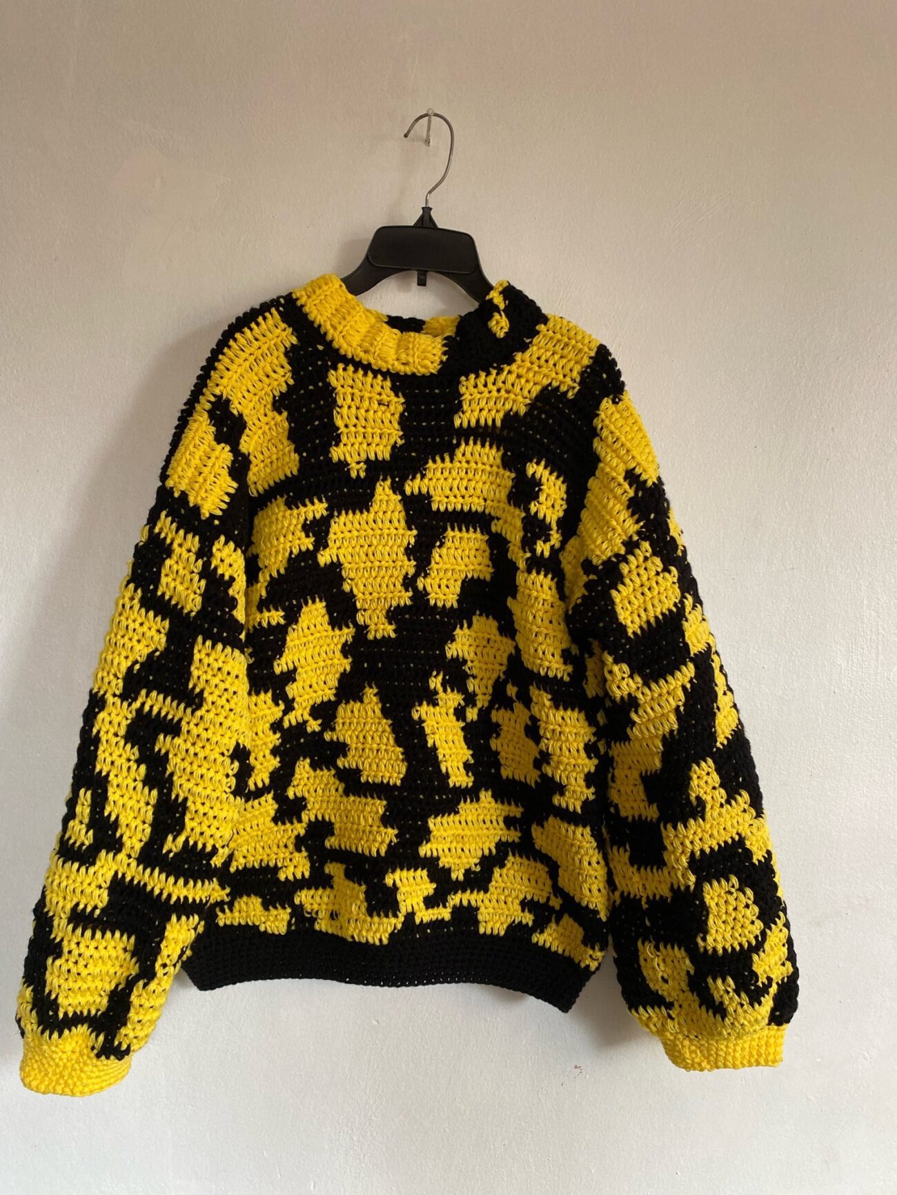 Two toned Tapestry sweater - Image 4